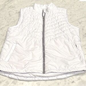 Women’s Pebbke Beach, Dry-Luxe Puffer Vest, Bright White, EUC! Size Medium